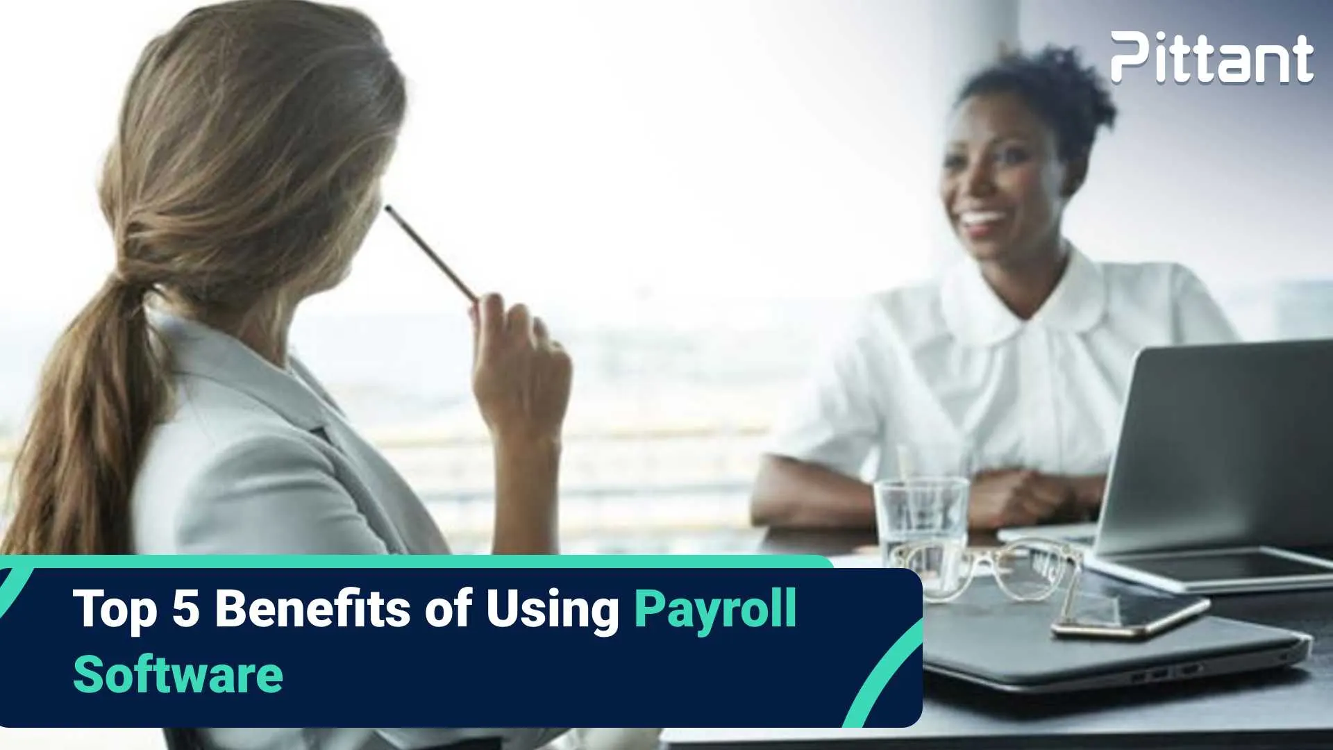 Top 5 Benefits of Using Payroll Software blog featured image