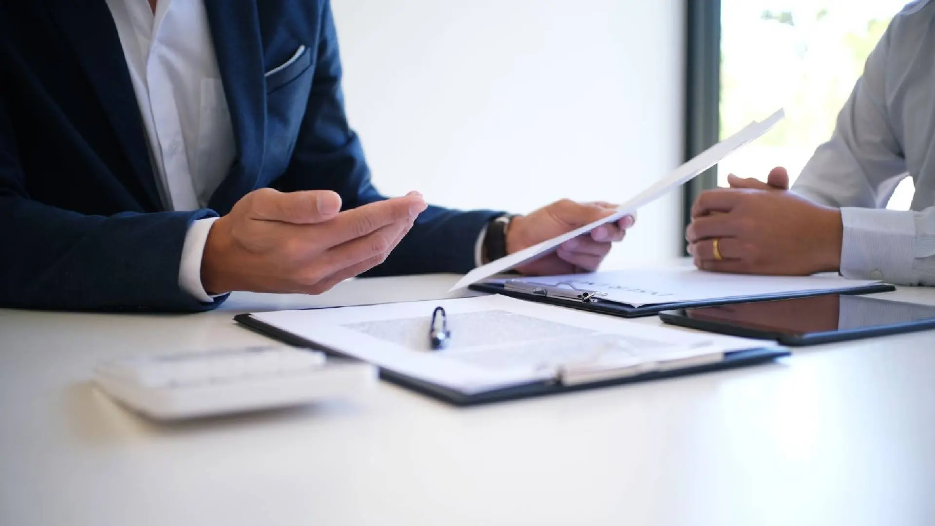 Salary, Advantages, and Perks Outlined in Saudi Arabia Employment Contracts